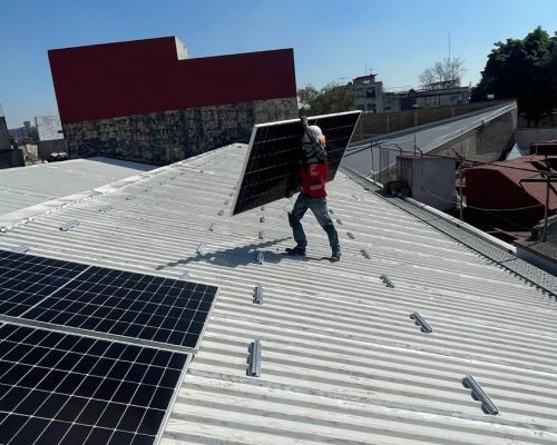 Instalación de paneles solares industria